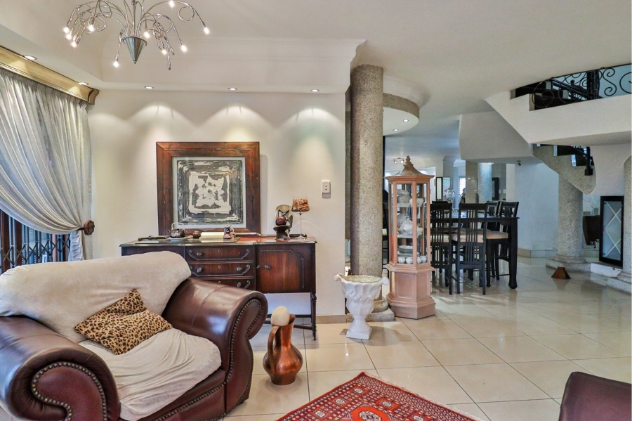 5 Bedroom Property for Sale in Birdwood Estate North West